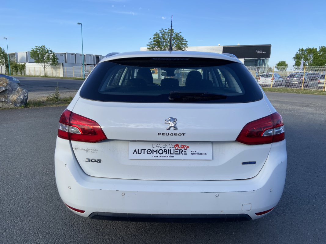 Peugeot 308 — 7