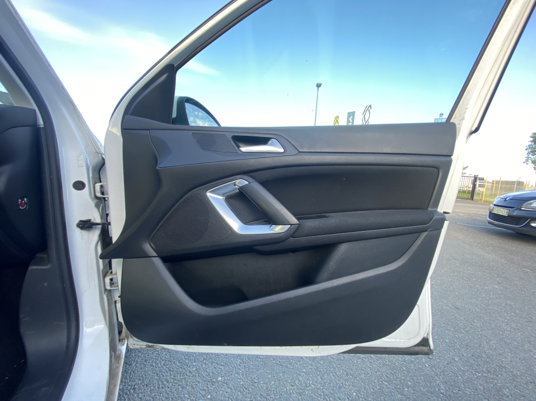 Peugeot 308 — 28