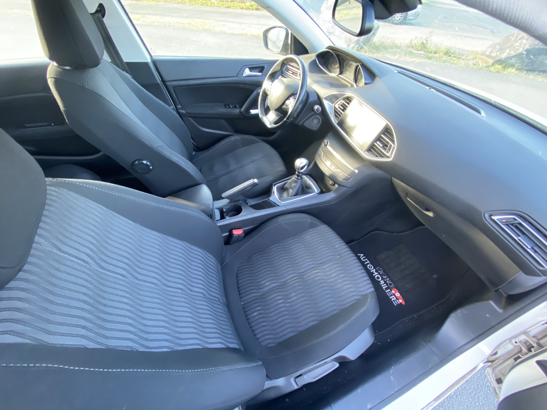 Peugeot 308 — 15