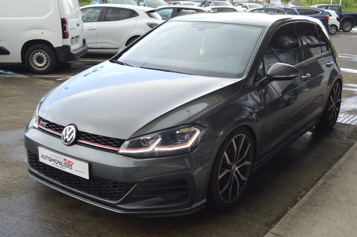 Volkswagen Golf — 4