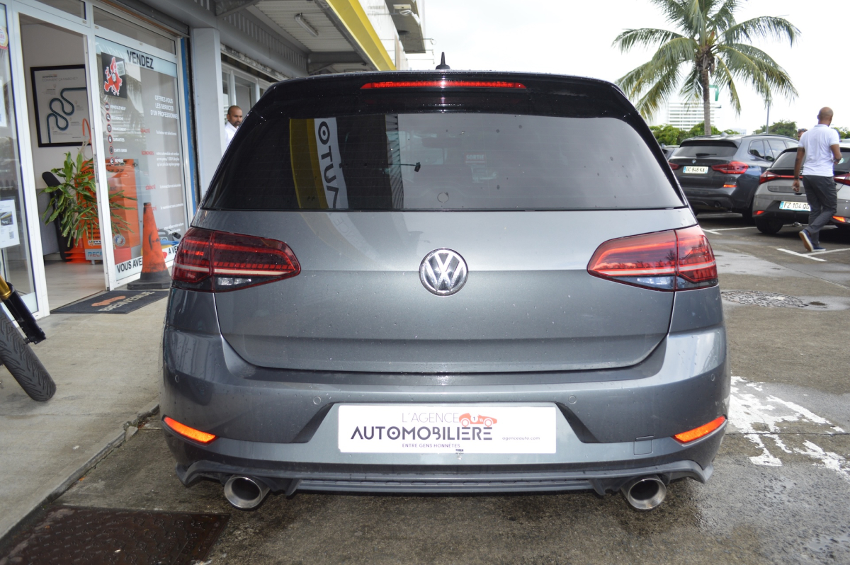 Volkswagen Golf — 6