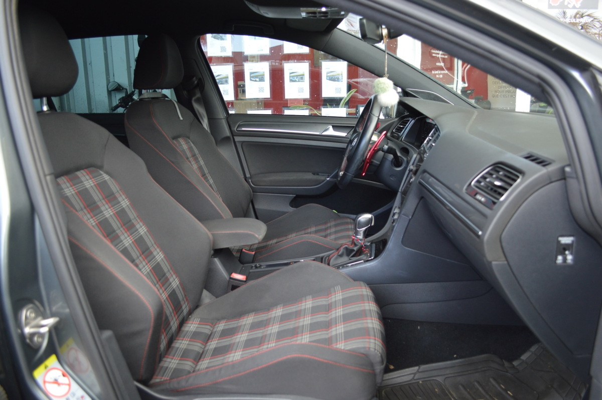 Volkswagen Golf — 10