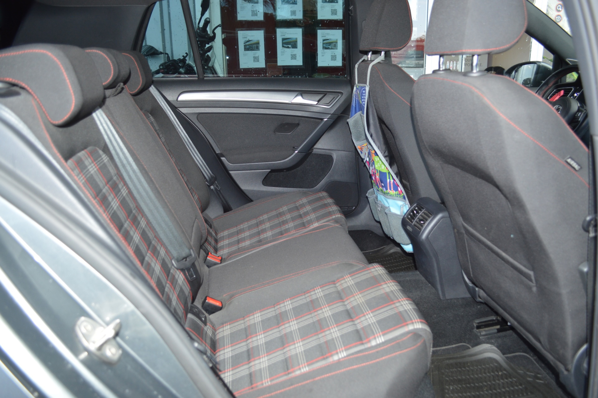 Volkswagen Golf — 11