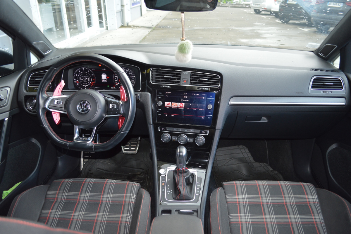 Volkswagen Golf — 9