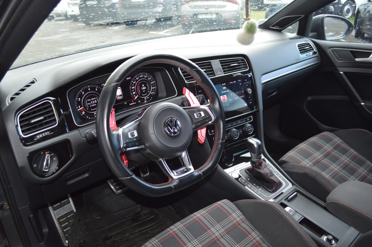 Volkswagen Golf — 14
