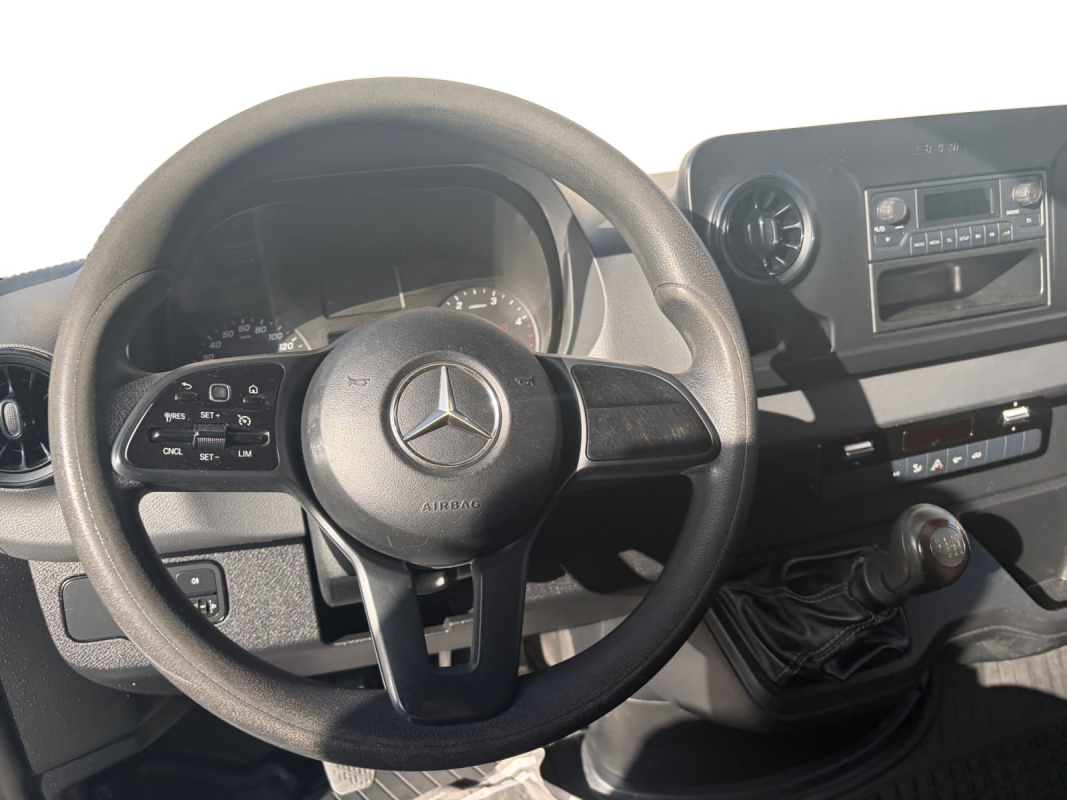 Mercedes Sprinter — 13