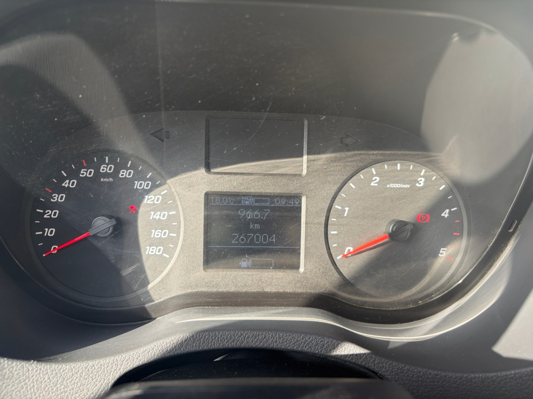 Mercedes Sprinter — 14