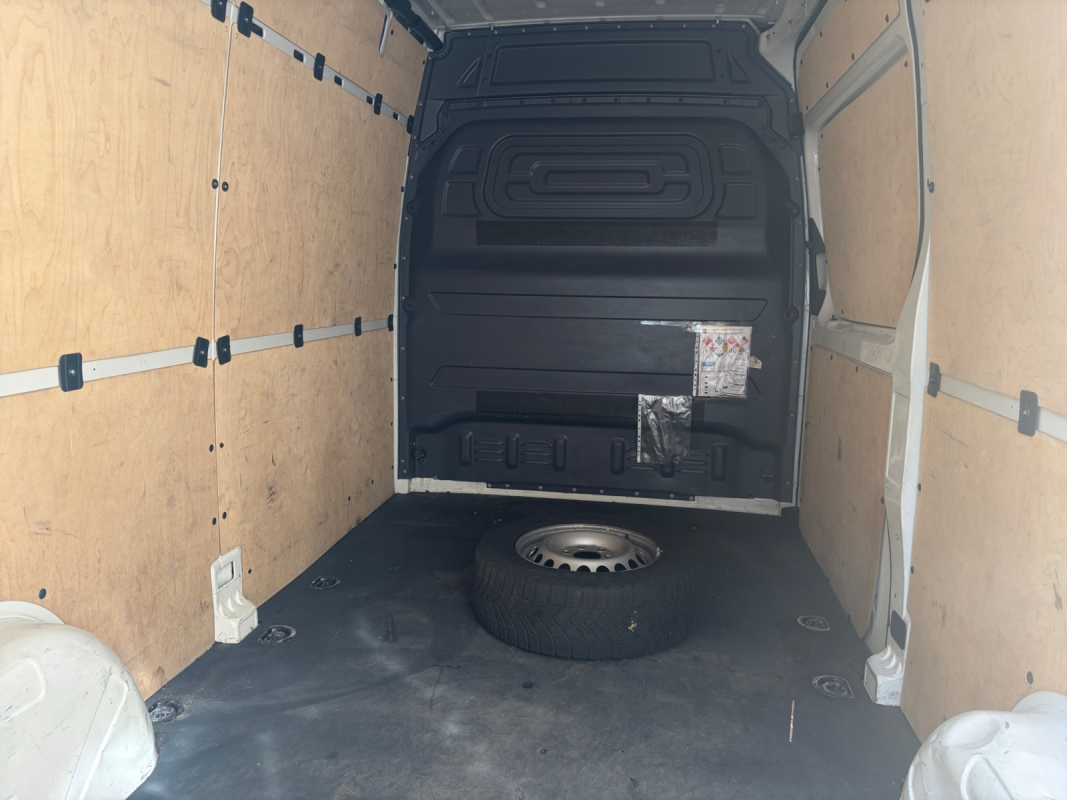 Mercedes Sprinter — 15
