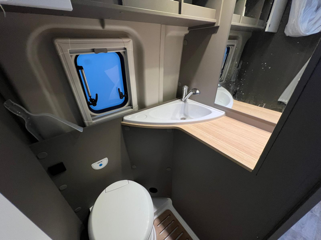 LMC Innovan 600 — 22