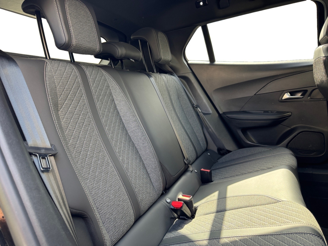 Peugeot 2008 — 13
