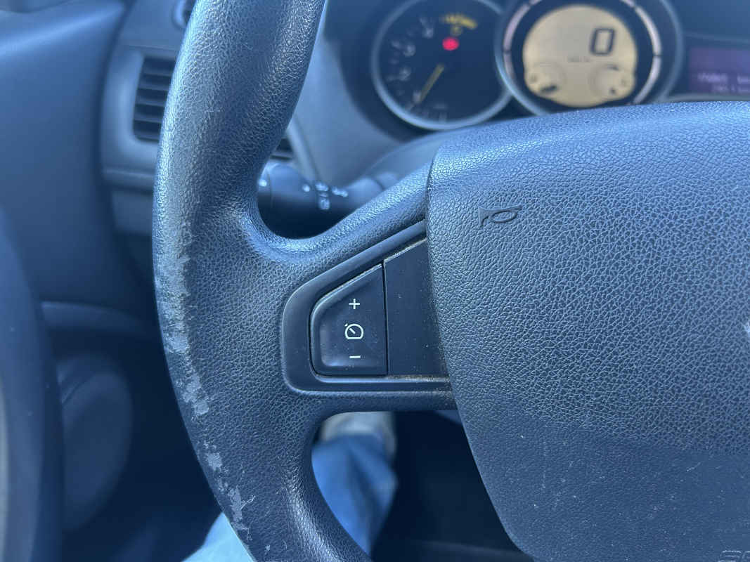 Renault Megane coupe — 24