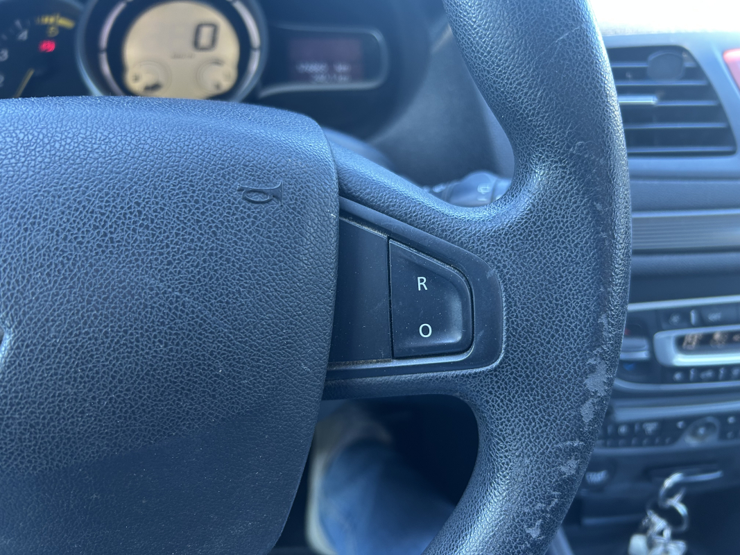 Renault Megane coupe — 25