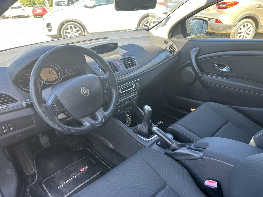 Renault Megane coupe — 17