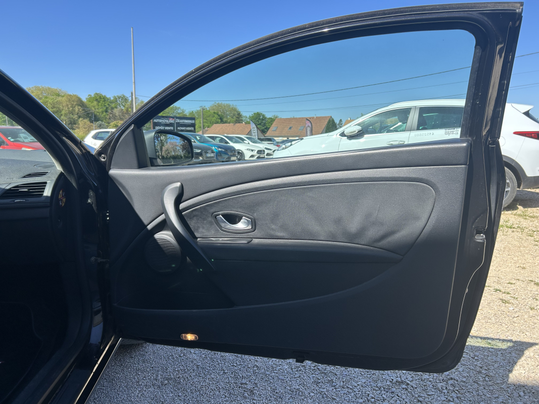 Renault Megane coupe — 31
