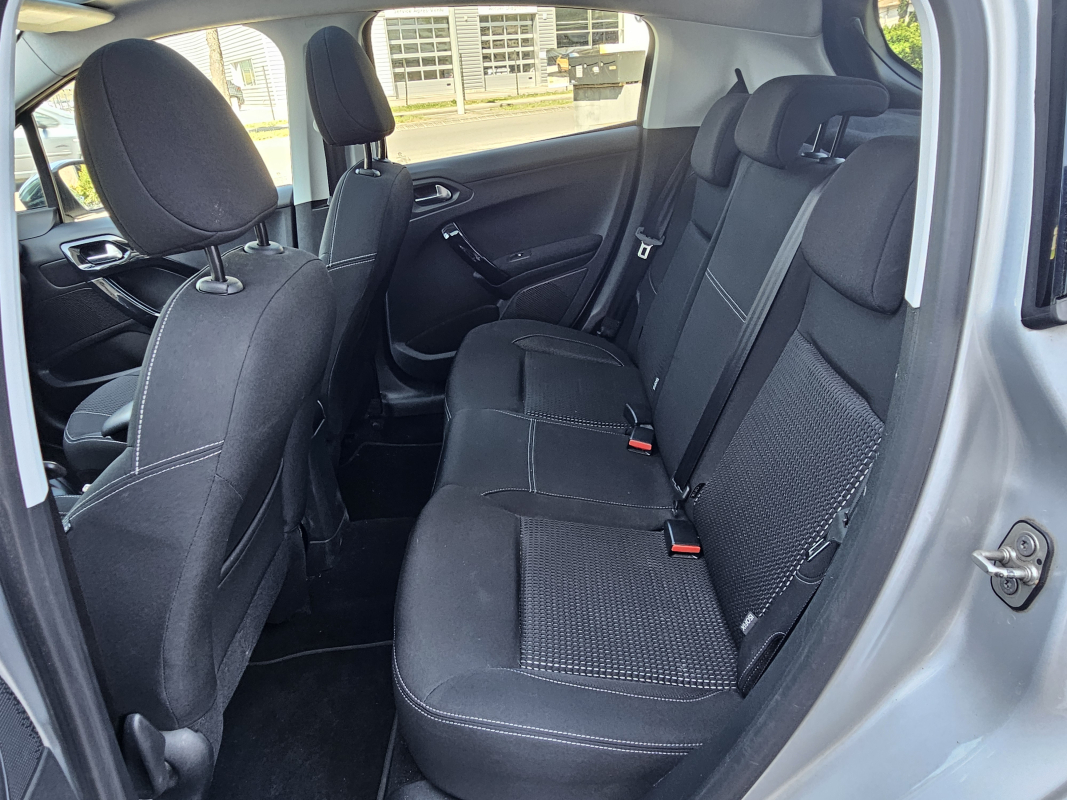 Peugeot 208 — 14