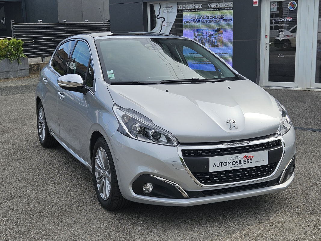 Peugeot 208 — 2