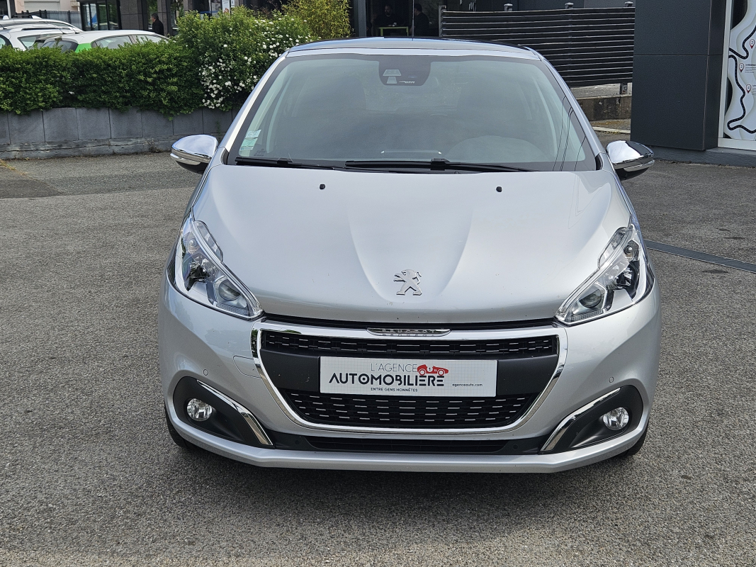 Peugeot 208 — 3
