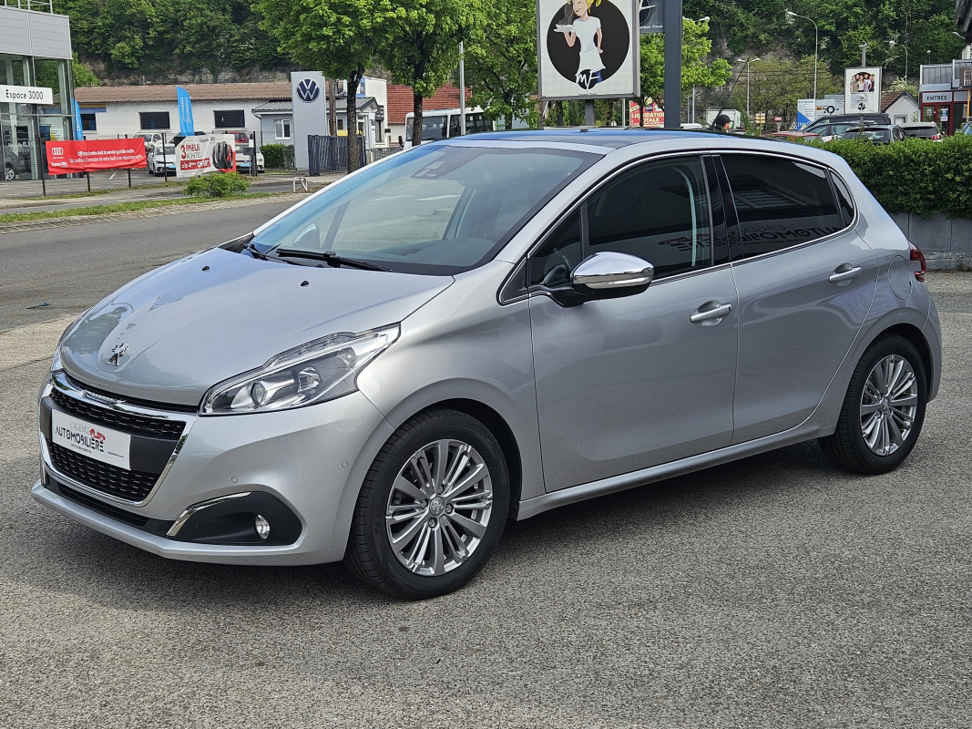 Peugeot 208 — 4