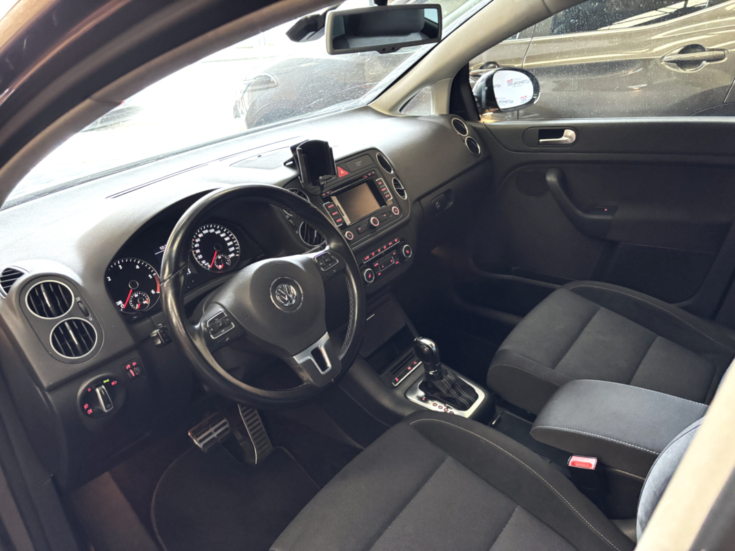 Volkswagen Golf Plus — 18