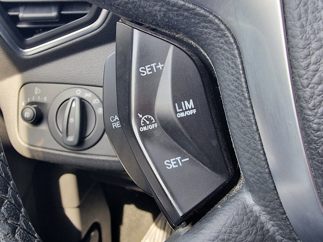 Ford Kuga — 12