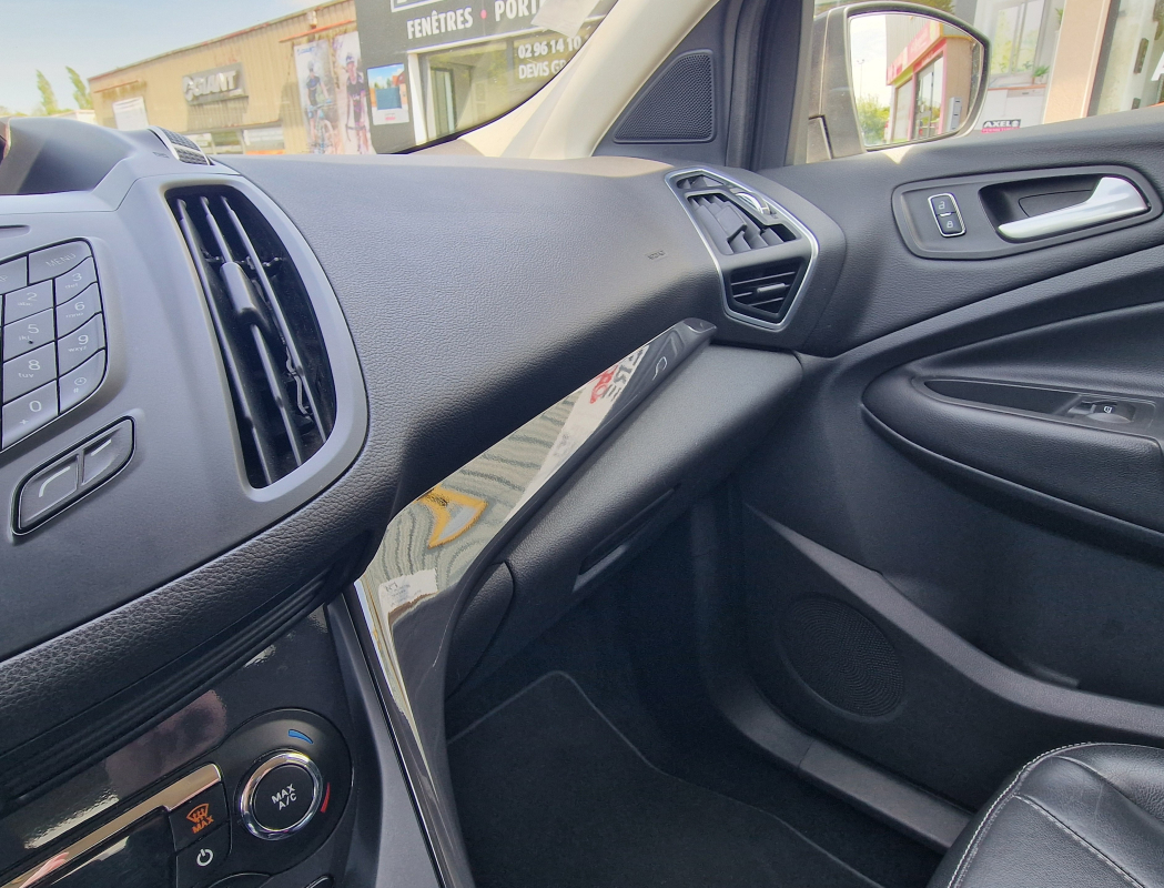 Ford Kuga — 16