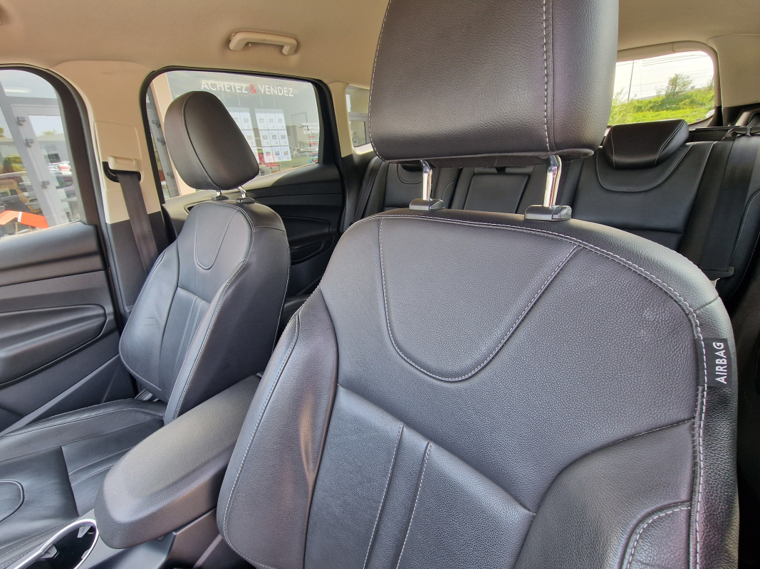 Ford Kuga — 18
