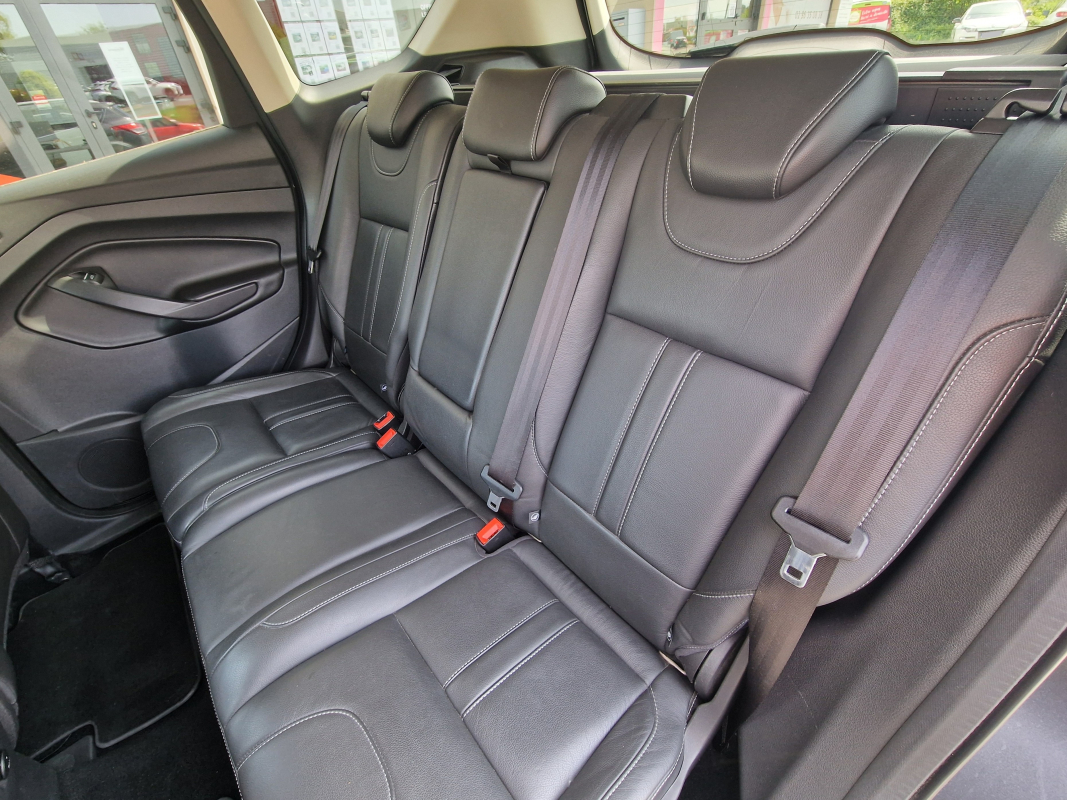 Ford Kuga — 19