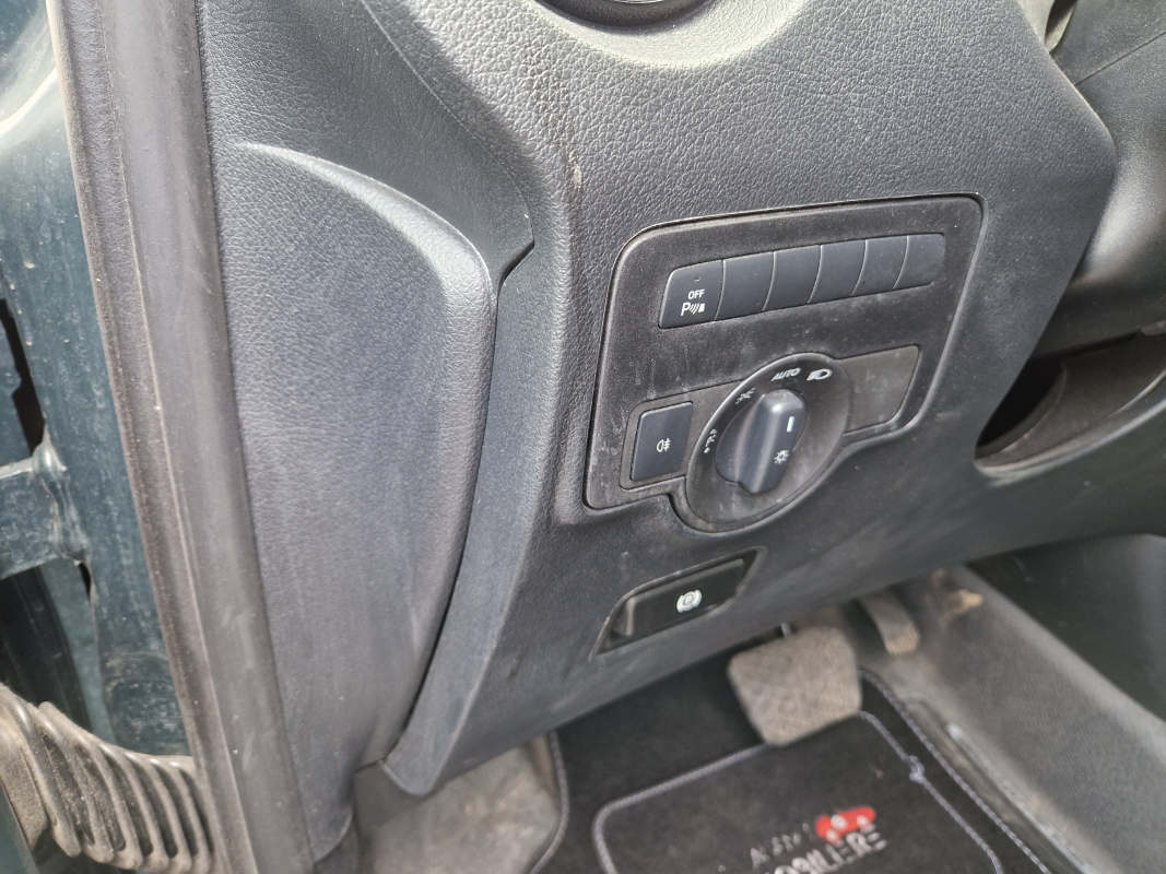 Mercedes Vito — 25