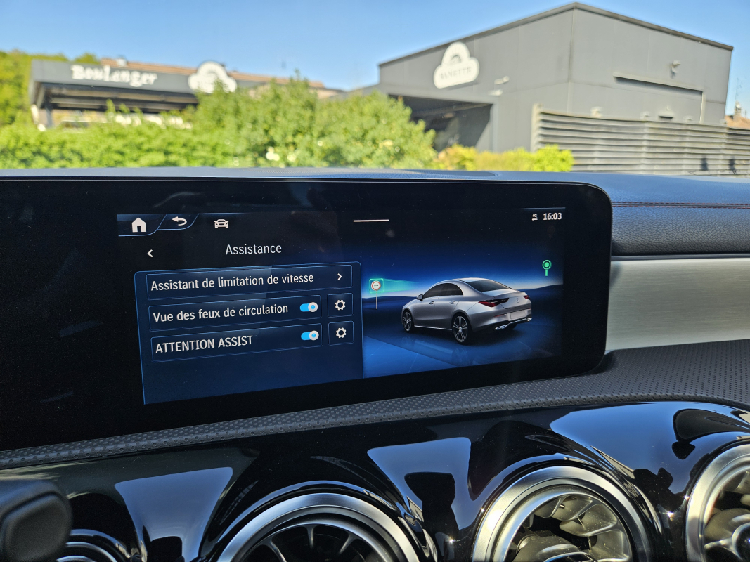 Mercedes Classe CLA — 28