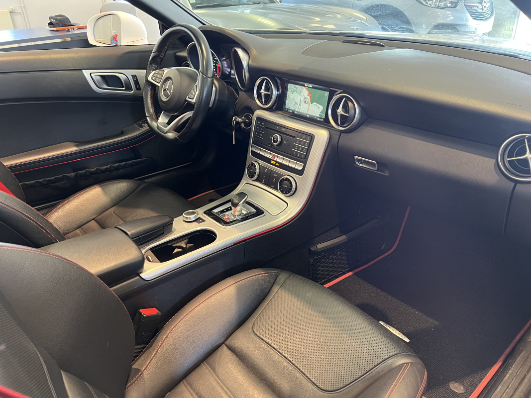 Mercedes SLC — 10