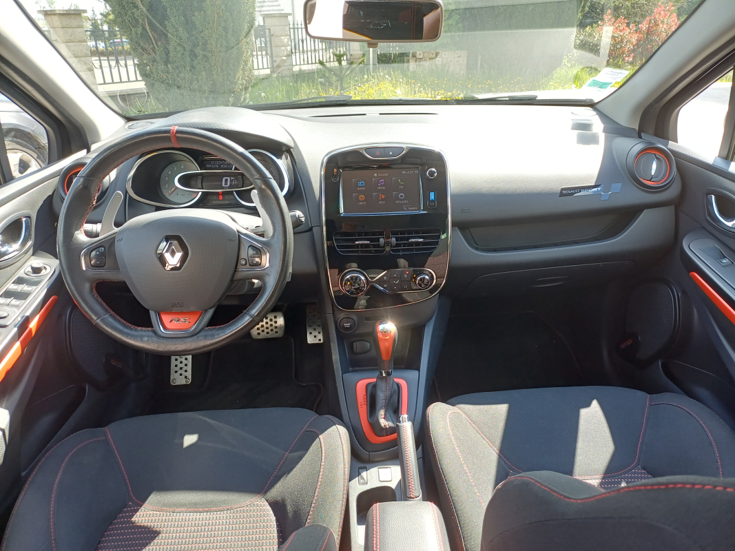 Renault Clio — 10