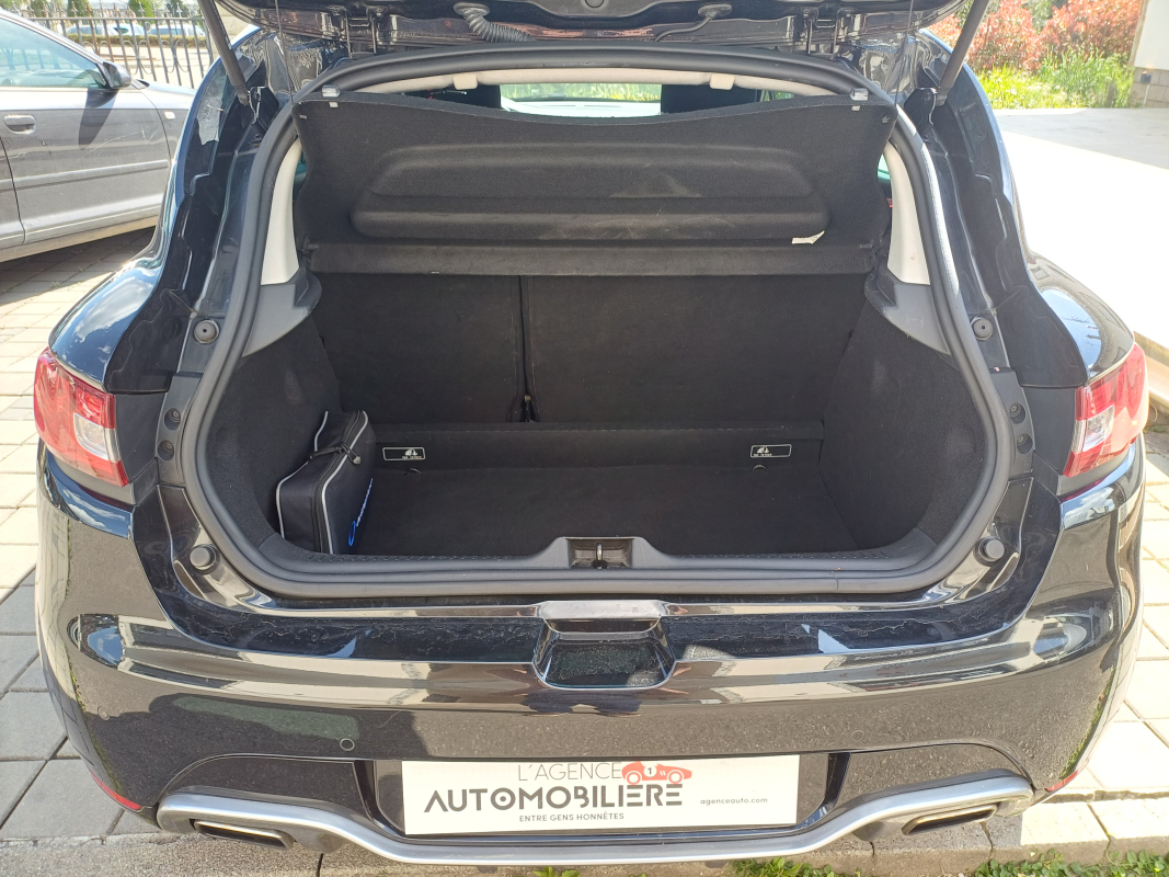 Renault Clio — 24