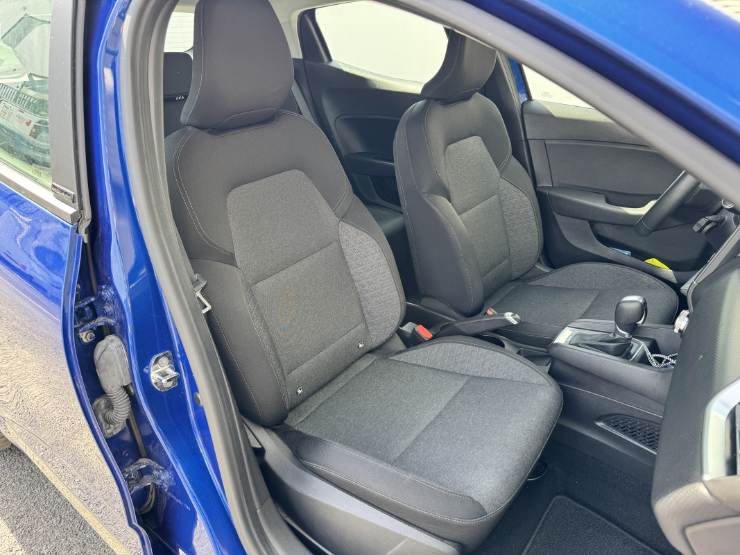 Renault Clio — 12