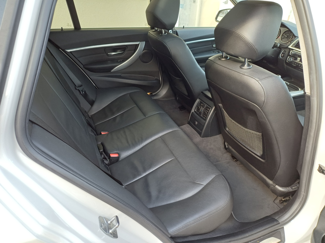 Bmw Série 3 Touring — 24