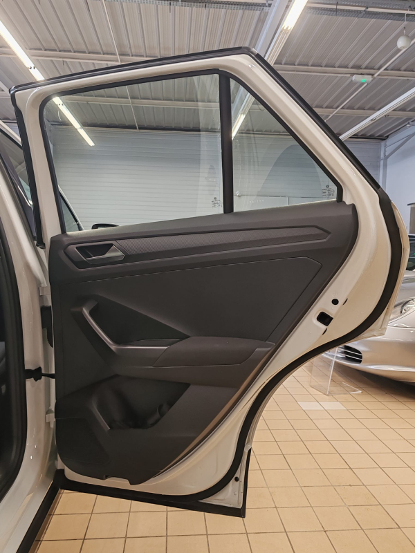 Volkswagen T-roc — 35