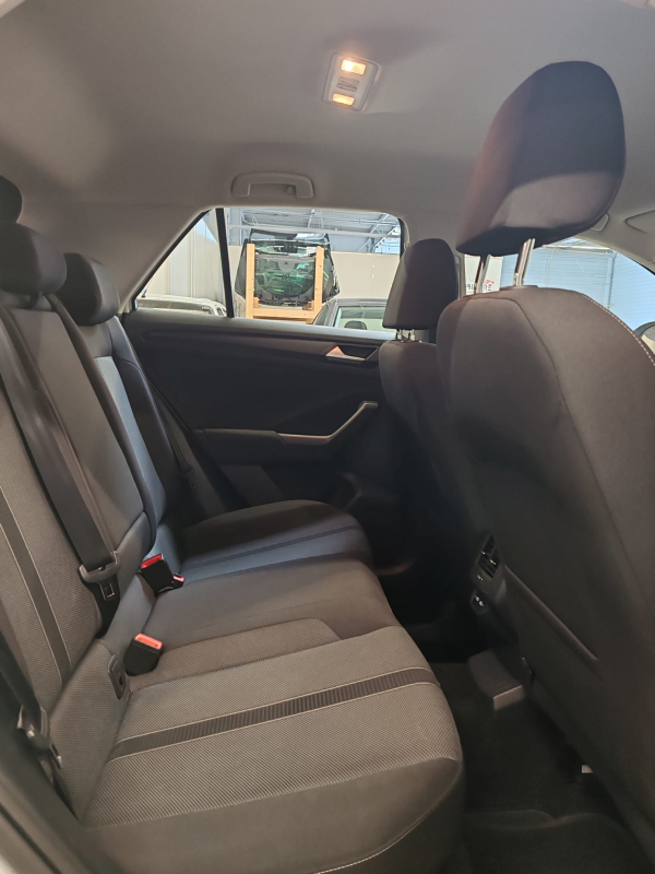 Volkswagen T-roc — 32