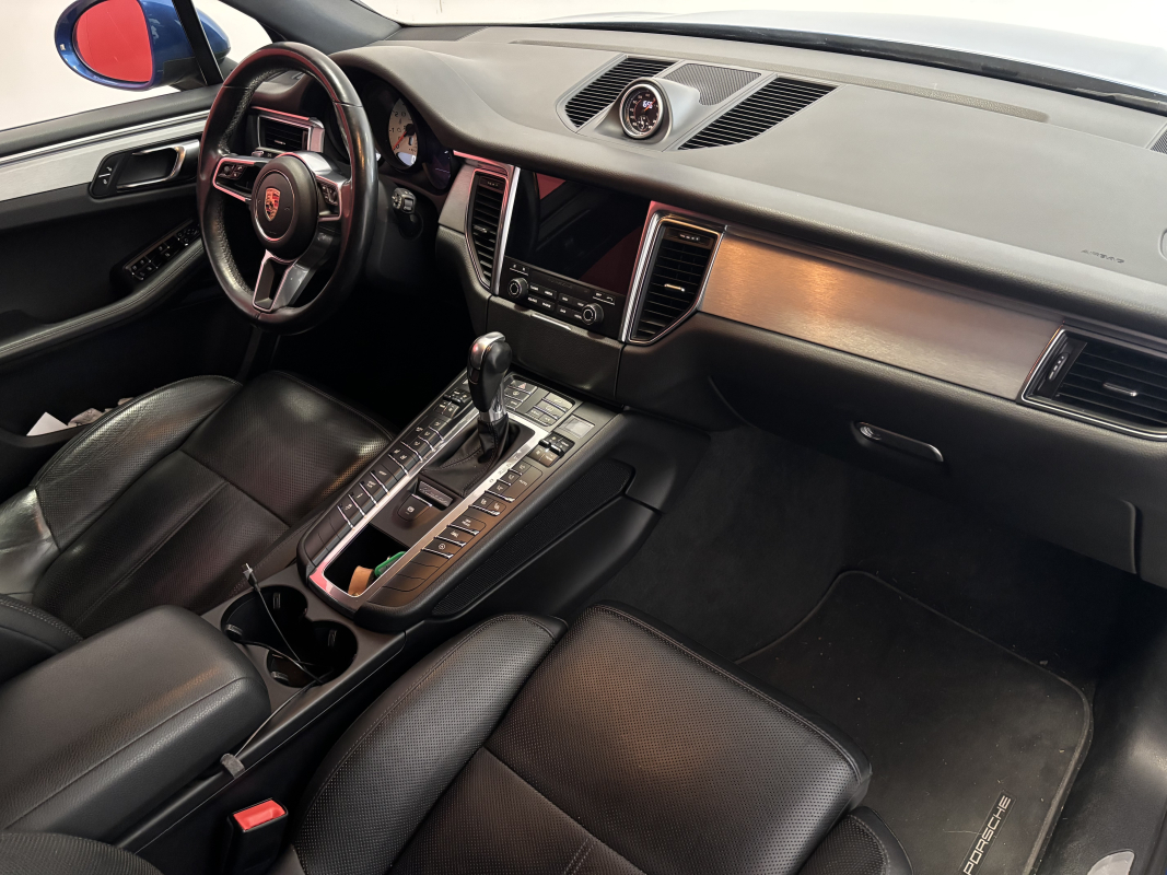 Porsche Macan — 29