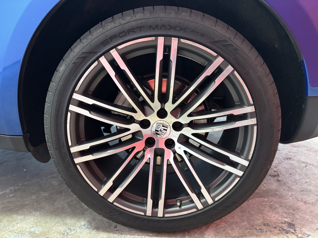 Porsche Macan — 8