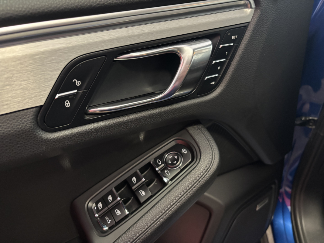 Porsche Macan — 16
