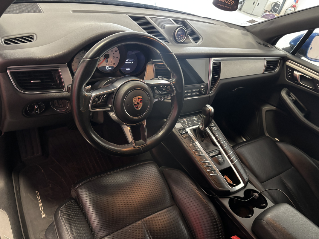 Porsche Macan — 14