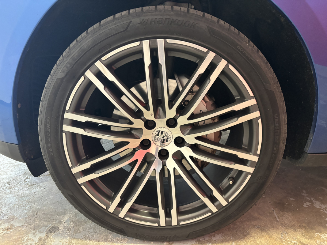 Porsche Macan — 30
