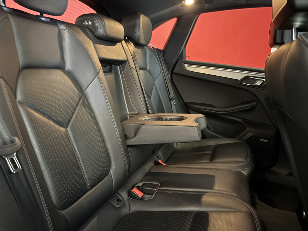 Porsche Macan — 27