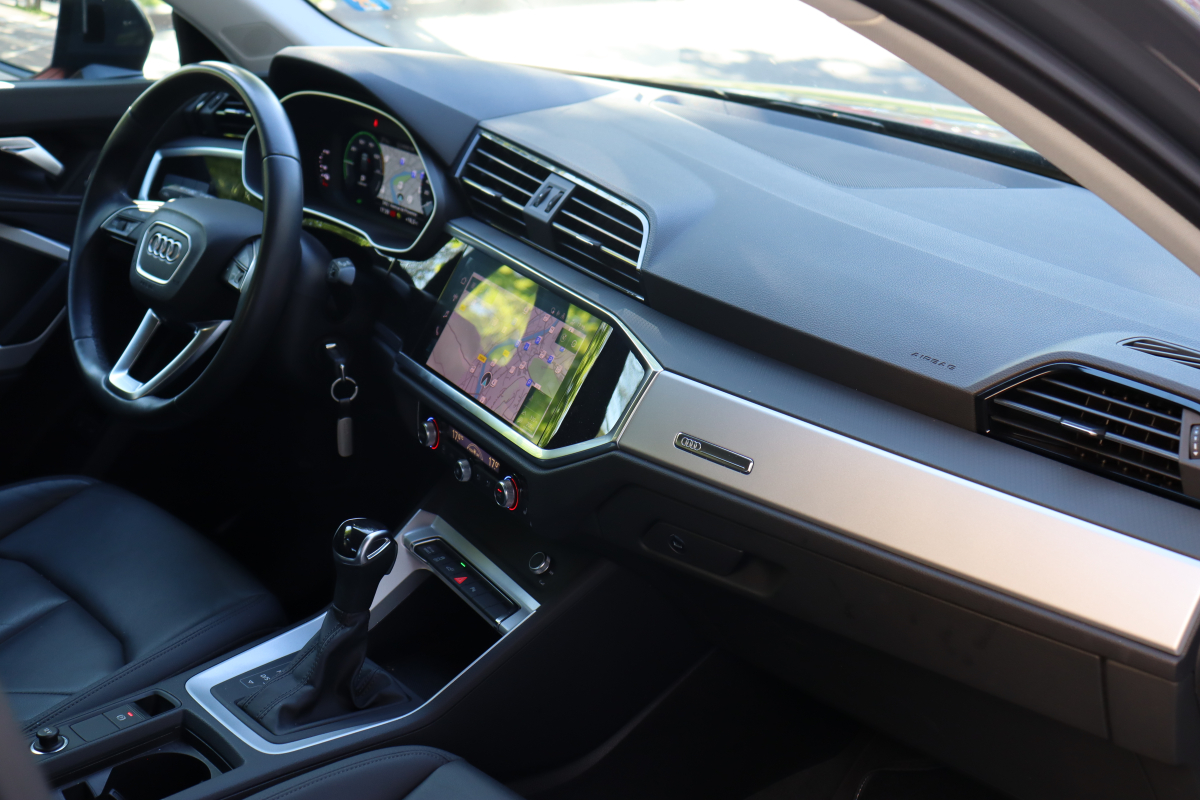 Audi Q3 — 12
