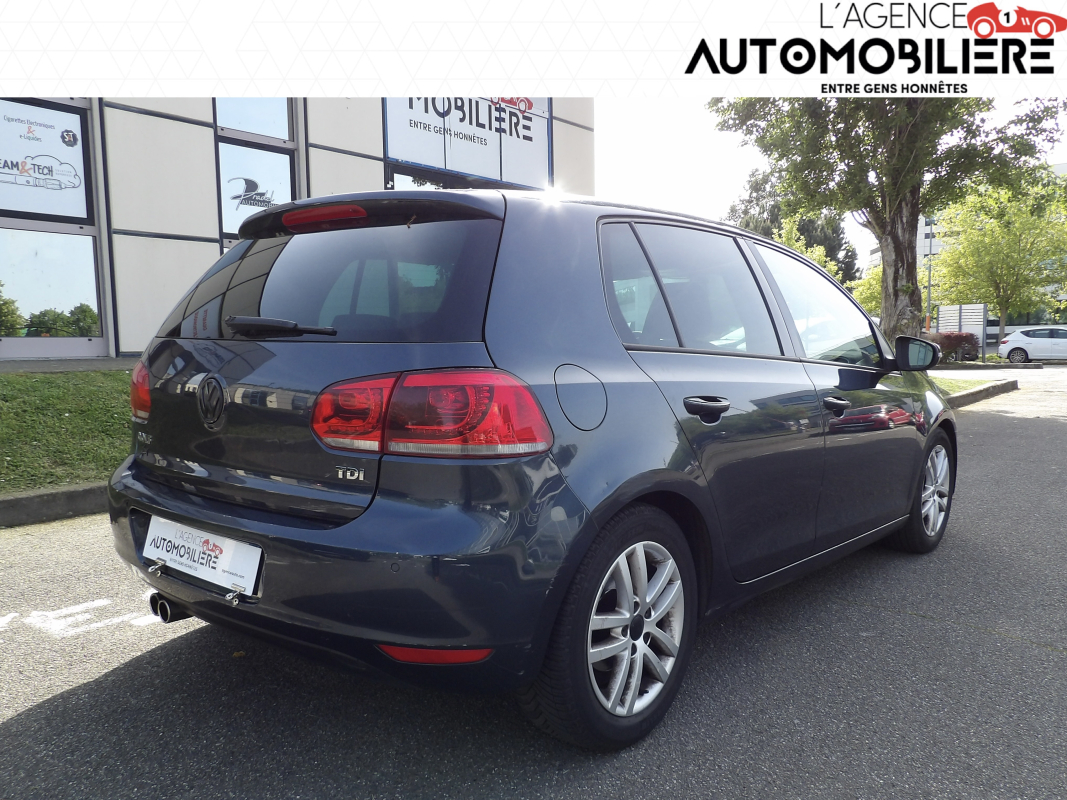 Volkswagen Golf — 3