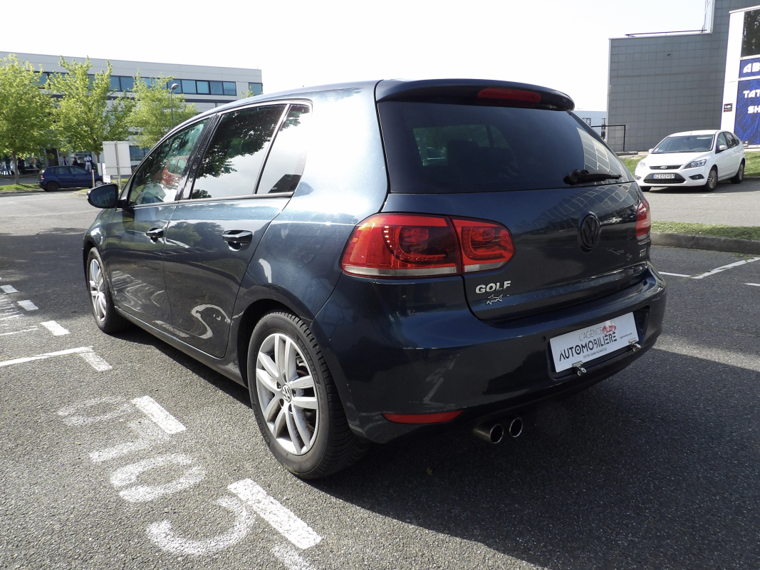 Volkswagen Golf — 5