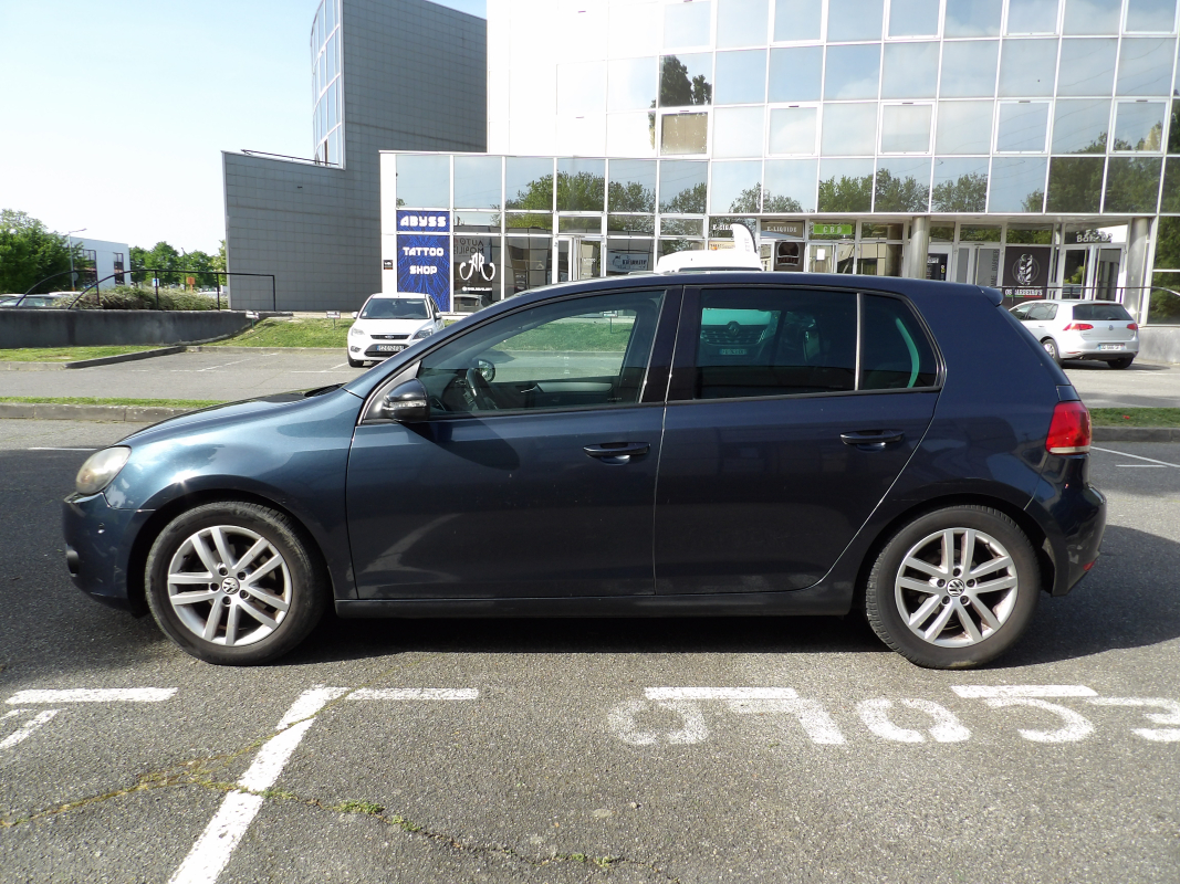 Volkswagen Golf — 6
