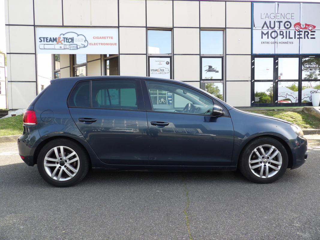 Volkswagen Golf — 2