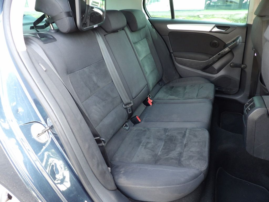 Volkswagen Golf — 15