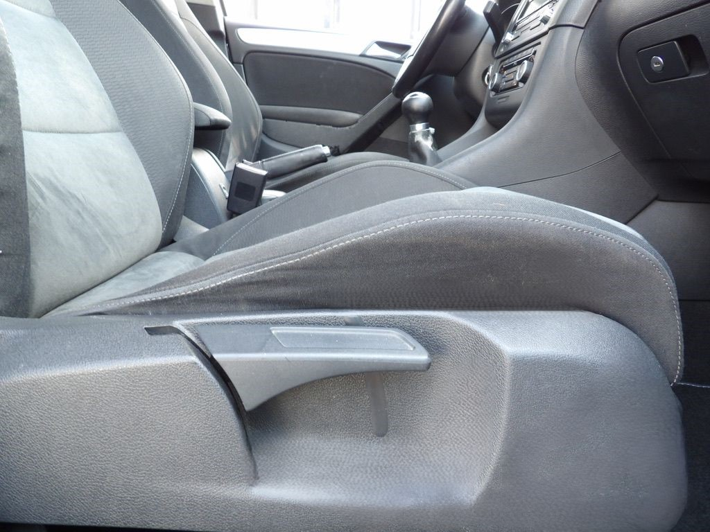 Volkswagen Golf — 14