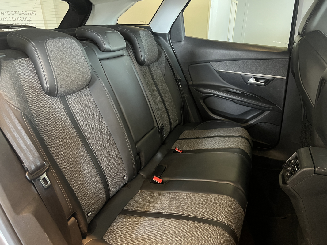 Peugeot 3008 — 23